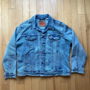 Levi’s Light Wash Denim Jacket Size XL Lightweight